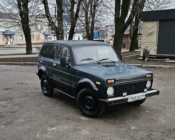 Зеленый ВАЗ 2121 Нива, объемом двигателя 1.6 л и пробегом 200 тыс. км за 1350 $, фото 1 на Automoto.ua