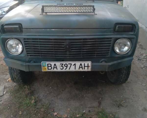 Зеленый ВАЗ 2121 Нива, объемом двигателя 2 л и пробегом 230 тыс. км за 2500 $, фото 1 на Automoto.ua