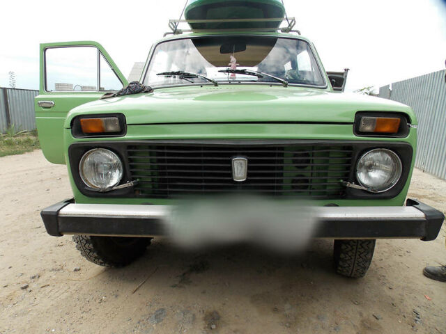 Зеленый ВАЗ 2121 Нива, объемом двигателя 1.6 л и пробегом 100 тыс. км за 2500 $, фото 1 на Automoto.ua
