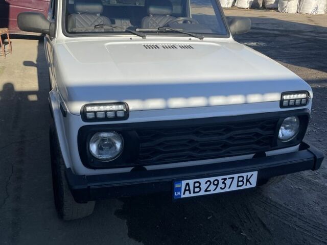Белый ВАЗ 21213 Niva, объемом двигателя 1.7 л и пробегом 150 тыс. км за 5100 $, фото 1 на Automoto.ua