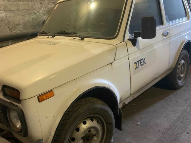 Белый ВАЗ 21213 Niva, объемом двигателя 1.7 л и пробегом 255 тыс. км за 1487 $, фото 1 на Automoto.ua