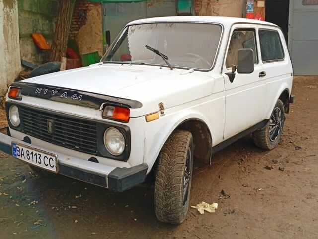 Білий ВАЗ 21213 Niva, об'ємом двигуна 2 л та пробігом 100 тис. км за 2400 $, фото 1 на Automoto.ua