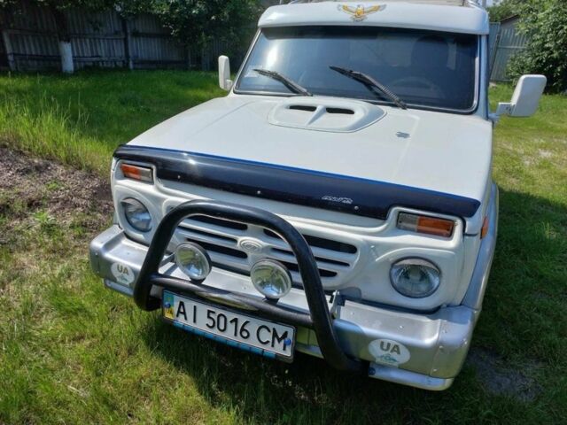 Белый ВАЗ 21213 Niva, объемом двигателя 1.6 л и пробегом 206 тыс. км за 3500 $, фото 1 на Automoto.ua