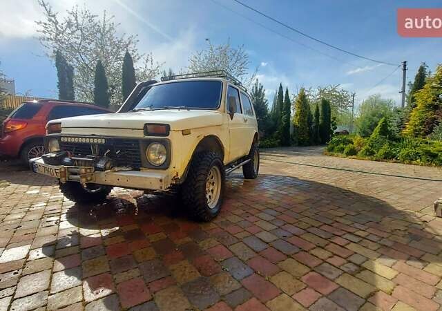 Білий ВАЗ 21213 Niva, об'ємом двигуна 1.7 л та пробігом 95 тис. км за 3000 $, фото 1 на Automoto.ua