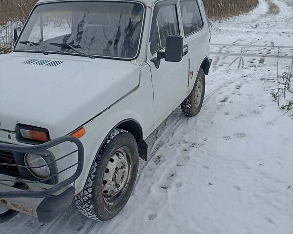 Белый ВАЗ 21213 Niva, объемом двигателя 0 л и пробегом 250 тыс. км за 3200 $, фото 1 на Automoto.ua