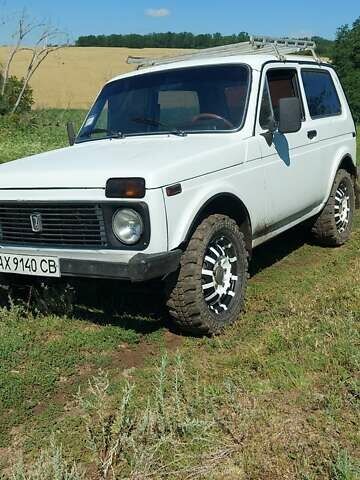 Белый ВАЗ 21213 Niva, объемом двигателя 0 л и пробегом 10 тыс. км за 2100 $, фото 1 на Automoto.ua