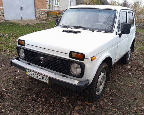 Белый ВАЗ 21213 Niva, объемом двигателя 1.6 л и пробегом 160 тыс. км за 1700 $, фото 1 на Automoto.ua