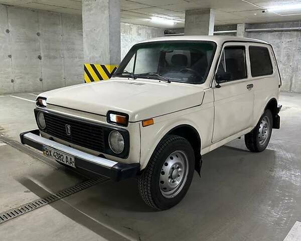 Белый ВАЗ 21213 Niva, объемом двигателя 1.7 л и пробегом 166 тыс. км за 2200 $, фото 1 на Automoto.ua