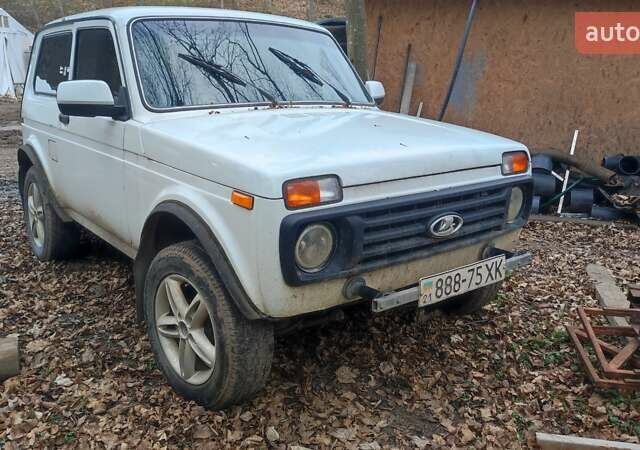 Белый ВАЗ 21213 Niva, объемом двигателя 0 л и пробегом 110 тыс. км за 2000 $, фото 1 на Automoto.ua