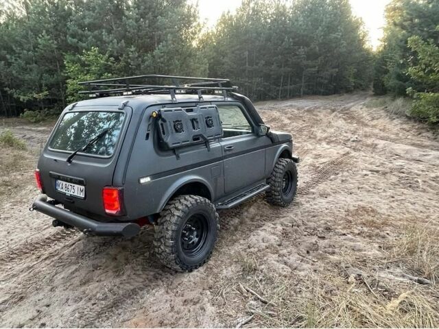 Білий ВАЗ 21213 Niva, об'ємом двигуна 1.7 л та пробігом 200 тис. км за 11652 $, фото 1 на Automoto.ua