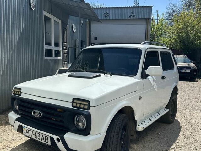 Білий ВАЗ 21213 Niva, об'ємом двигуна 1.7 л та пробігом 99 тис. км за 2600 $, фото 1 на Automoto.ua
