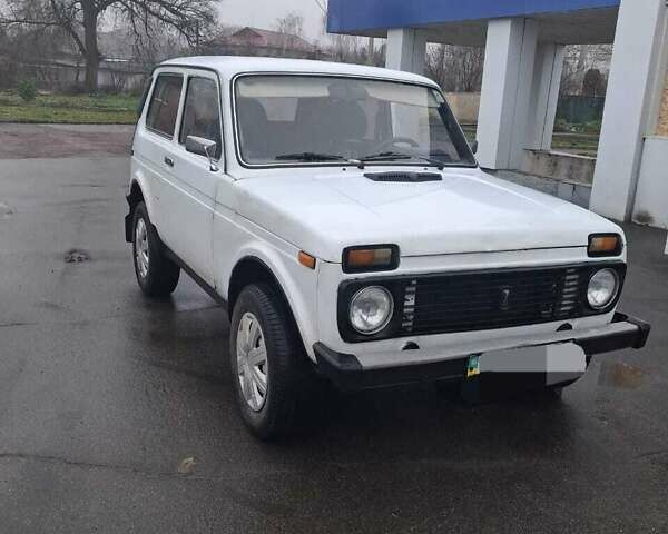 Белый ВАЗ 21213 Niva, объемом двигателя 1.7 л и пробегом 144 тыс. км за 2300 $, фото 1 на Automoto.ua