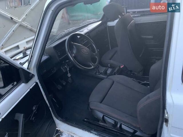 Белый ВАЗ 21213 Niva, объемом двигателя 1.7 л и пробегом 60 тыс. км за 3600 $, фото 1 на Automoto.ua
