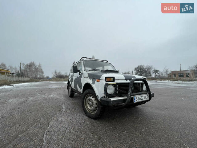 Белый ВАЗ 21213 Niva, объемом двигателя 1.7 л и пробегом 130 тыс. км за 1800 $, фото 1 на Automoto.ua