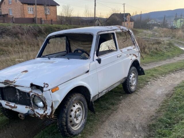 Белый ВАЗ 21213 Niva, объемом двигателя 1.6 л и пробегом 2 тыс. км за 1200 $, фото 1 на Automoto.ua