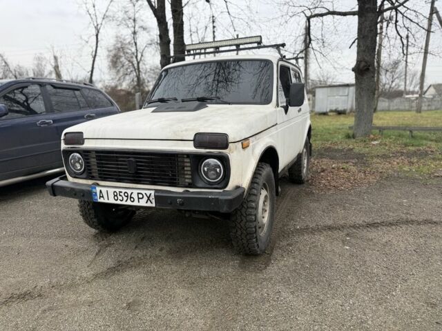 Белый ВАЗ 21213 Niva, объемом двигателя 1.7 л и пробегом 100 тыс. км за 3100 $, фото 1 на Automoto.ua