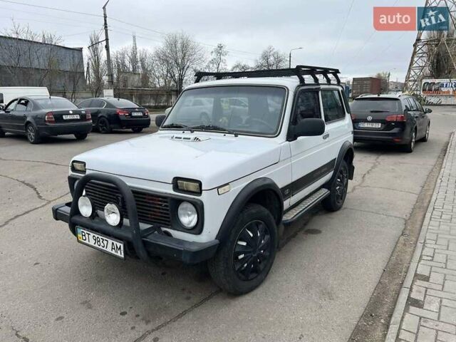 Белый ВАЗ 21213 Niva, объемом двигателя 1.69 л и пробегом 146 тыс. км за 2350 $, фото 1 на Automoto.ua