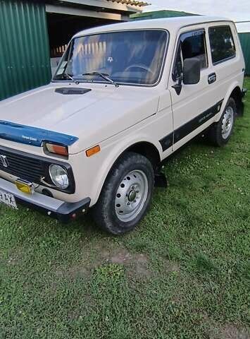Бежевий ВАЗ 21213 Niva, об'ємом двигуна 1.7 л та пробігом 125 тис. км за 3600 $, фото 1 на Automoto.ua