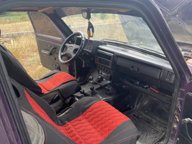 Фиолетовый ВАЗ 21213 Niva, объемом двигателя 1.6 л и пробегом 300 тыс. км за 2000 $, фото 1 на Automoto.ua