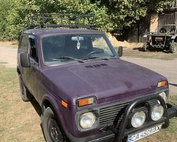Фиолетовый ВАЗ 21213 Niva, объемом двигателя 1.69 л и пробегом 150 тыс. км за 1999 $, фото 1 на Automoto.ua