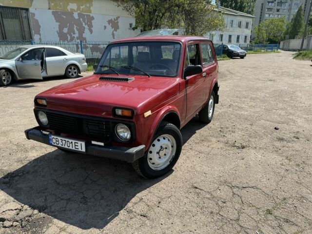 Червоний ВАЗ 21213 Niva, об'ємом двигуна 1.7 л та пробігом 255 тис. км за 3000 $, фото 1 на Automoto.ua