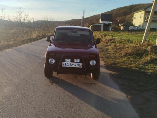 Червоний ВАЗ 21213 Niva, об'ємом двигуна 1.7 л та пробігом 170 тис. км за 2400 $, фото 1 на Automoto.ua