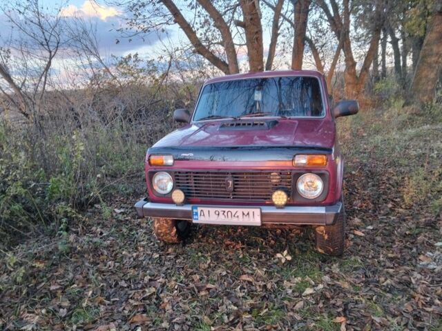 Червоний ВАЗ 21213 Niva, об'ємом двигуна 1.7 л та пробігом 260 тис. км за 2400 $, фото 1 на Automoto.ua