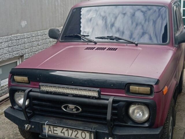 Красный ВАЗ 21213 Niva, объемом двигателя 1.7 л и пробегом 180 тыс. км за 4100 $, фото 1 на Automoto.ua