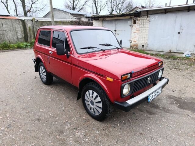 Красный ВАЗ 21213 Niva, объемом двигателя 1.6 л и пробегом 112 тыс. км за 2650 $, фото 1 на Automoto.ua