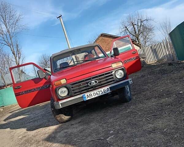 Красный ВАЗ 21213 Niva, объемом двигателя 1.7 л и пробегом 999 тыс. км за 1350 $, фото 1 на Automoto.ua