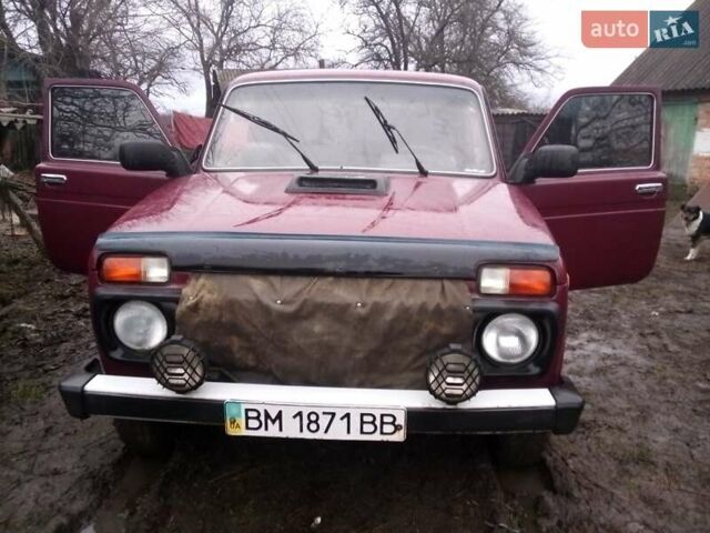 Красный ВАЗ 21213 Niva, объемом двигателя 1.7 л и пробегом 100 тыс. км за 4550 $, фото 1 на Automoto.ua