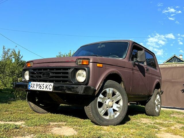 Червоний ВАЗ 21213 Niva, об'ємом двигуна 1.7 л та пробігом 150 тис. км за 1700 $, фото 1 на Automoto.ua