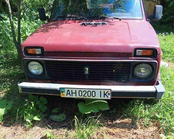 Червоний ВАЗ 21213 Niva, об'ємом двигуна 1.69 л та пробігом 213 тис. км за 1900 $, фото 1 на Automoto.ua
