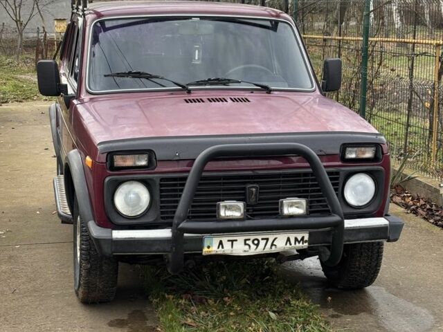 Червоний ВАЗ 21213 Niva, об'ємом двигуна 1.7 л та пробігом 300 тис. км за 3000 $, фото 1 на Automoto.ua