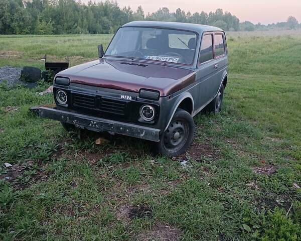 Красный ВАЗ 21213 Niva, объемом двигателя 1.7 л и пробегом 150 тыс. км за 1199 $, фото 1 на Automoto.ua