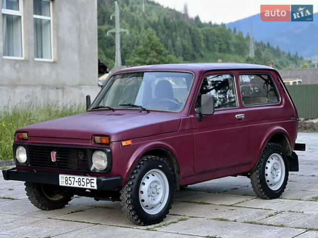 Красный ВАЗ 21213 Niva, объемом двигателя 1.7 л и пробегом 200 тыс. км за 1700 $, фото 1 на Automoto.ua