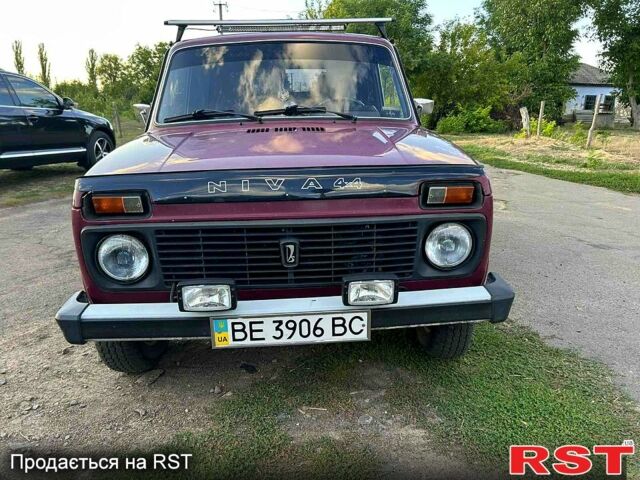 Красный ВАЗ 21213 Niva, объемом двигателя 1.7 л и пробегом 143 тыс. км за 3200 $, фото 1 на Automoto.ua