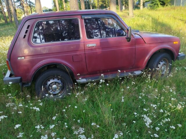 Красный ВАЗ 21213 Niva, объемом двигателя 1.7 л и пробегом 115 тыс. км за 2400 $, фото 1 на Automoto.ua