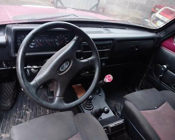Червоний ВАЗ 21213 Niva, об'ємом двигуна 1.69 л та пробігом 140 тис. км за 2550 $, фото 1 на Automoto.ua