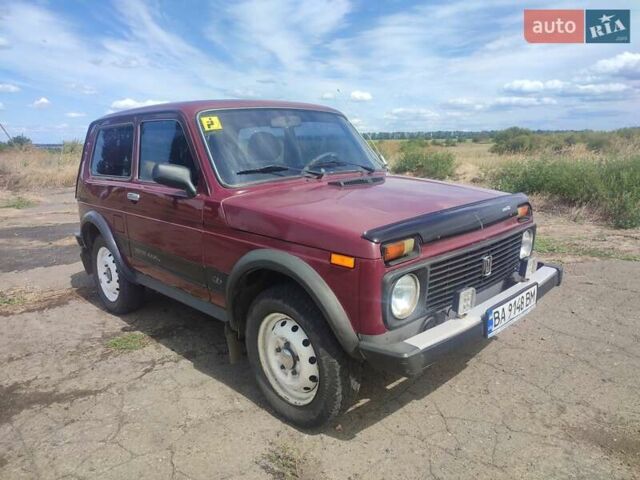 Красный ВАЗ 21213 Niva, объемом двигателя 1.69 л и пробегом 135 тыс. км за 3400 $, фото 1 на Automoto.ua