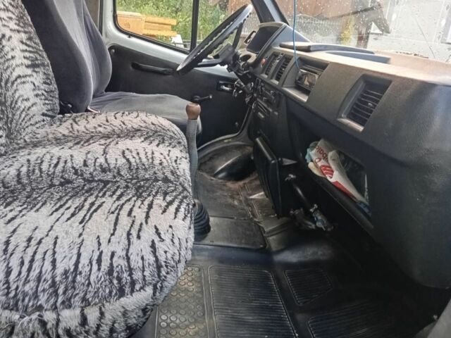 Сірий ВАЗ 21213 Niva, об'ємом двигуна 2.4 л та пробігом 255 тис. км за 1700 $, фото 1 на Automoto.ua