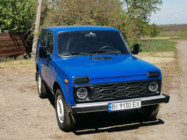 Синий ВАЗ 21213 Niva, объемом двигателя 1.7 л и пробегом 130 тыс. км за 3800 $, фото 1 на Automoto.ua