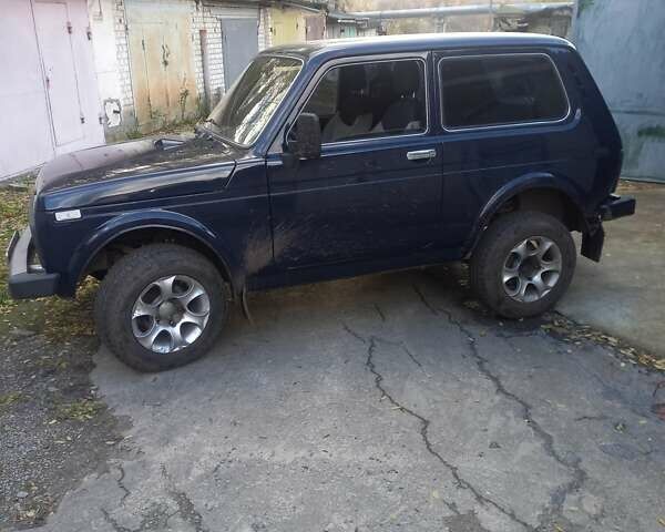 Синий ВАЗ 21213 Niva, объемом двигателя 1.7 л и пробегом 216 тыс. км за 4500 $, фото 1 на Automoto.ua