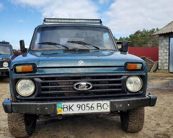 Зеленый ВАЗ 21213 Niva, объемом двигателя 1.7 л и пробегом 100 тыс. км за 2950 $, фото 1 на Automoto.ua