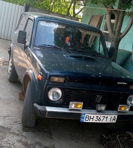 Зеленый ВАЗ 21213 Niva, объемом двигателя 1.6 л и пробегом 190 тыс. км за 2400 $, фото 1 на Automoto.ua