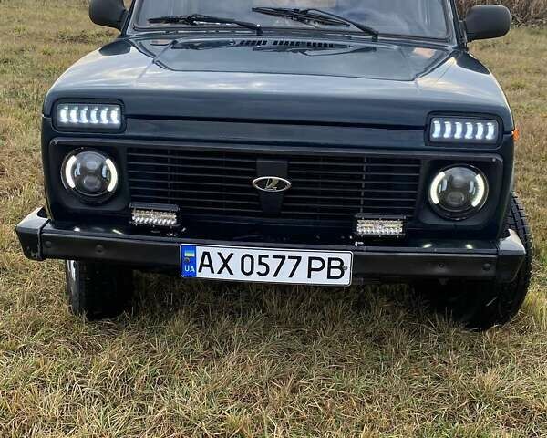 Зеленый ВАЗ 21213 Niva, объемом двигателя 1.69 л и пробегом 267 тыс. км за 2700 $, фото 1 на Automoto.ua