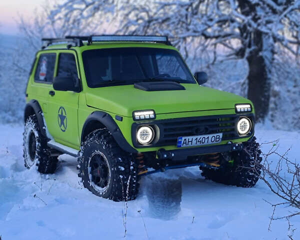 Зелений ВАЗ 21213 Niva, об'ємом двигуна 1.69 л та пробігом 3 тис. км за 5900 $, фото 1 на Automoto.ua