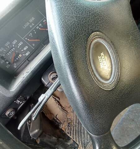 Зеленый ВАЗ 21213 Niva, объемом двигателя 1.7 л и пробегом 186 тыс. км за 1700 $, фото 1 на Automoto.ua