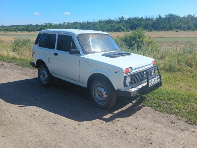 Білий ВАЗ 21214, об'ємом двигуна 1 л та пробігом 357 тис. км за 2000 $, фото 1 на Automoto.ua