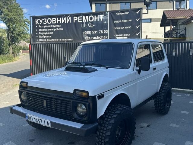 Белый ВАЗ 21214, объемом двигателя 1.7 л и пробегом 110 тыс. км за 4000 $, фото 1 на Automoto.ua